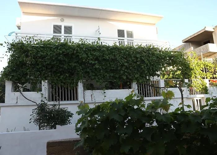 Loncarevic * Hvar Town