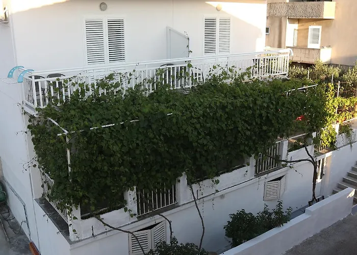 Loncarevic * Hvar Town