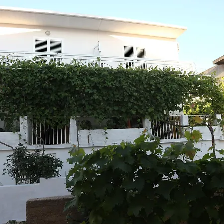 Loncarevic * Hvar Town