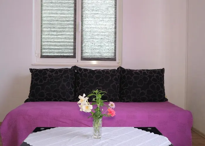 Loncarevic * Hvar Town